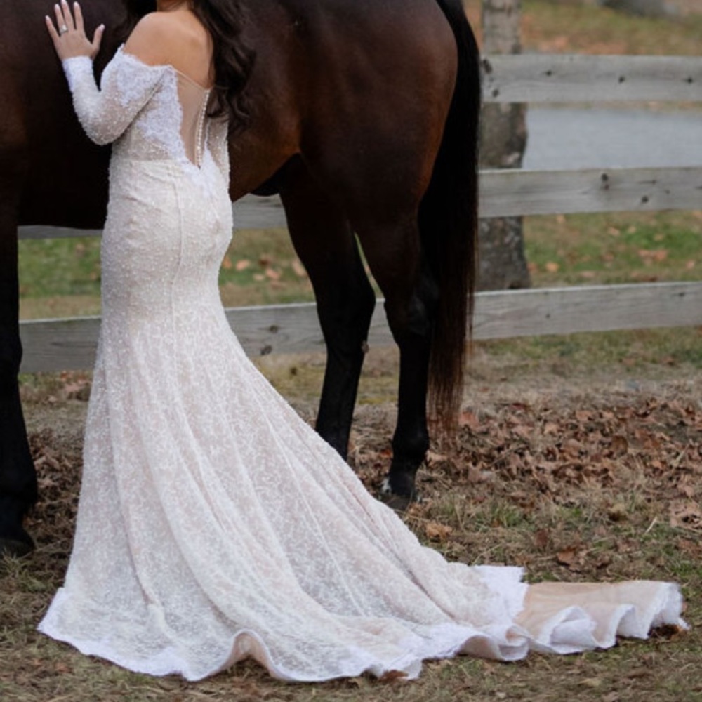 Custom lace wedding dress - Picture 3 of 6
